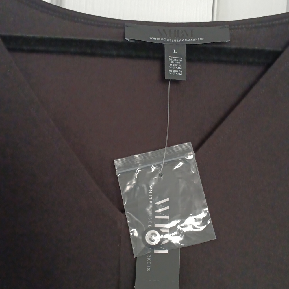 NWT White House Black Market Vneck Button Side Peplum Top. - Picture 2 of 4